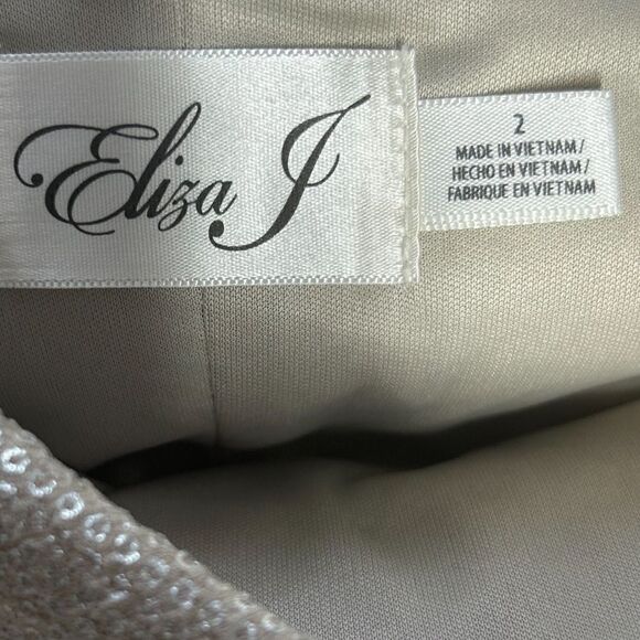 Eliza J Metallic Thread One Shoulder - Picture 6 of 6